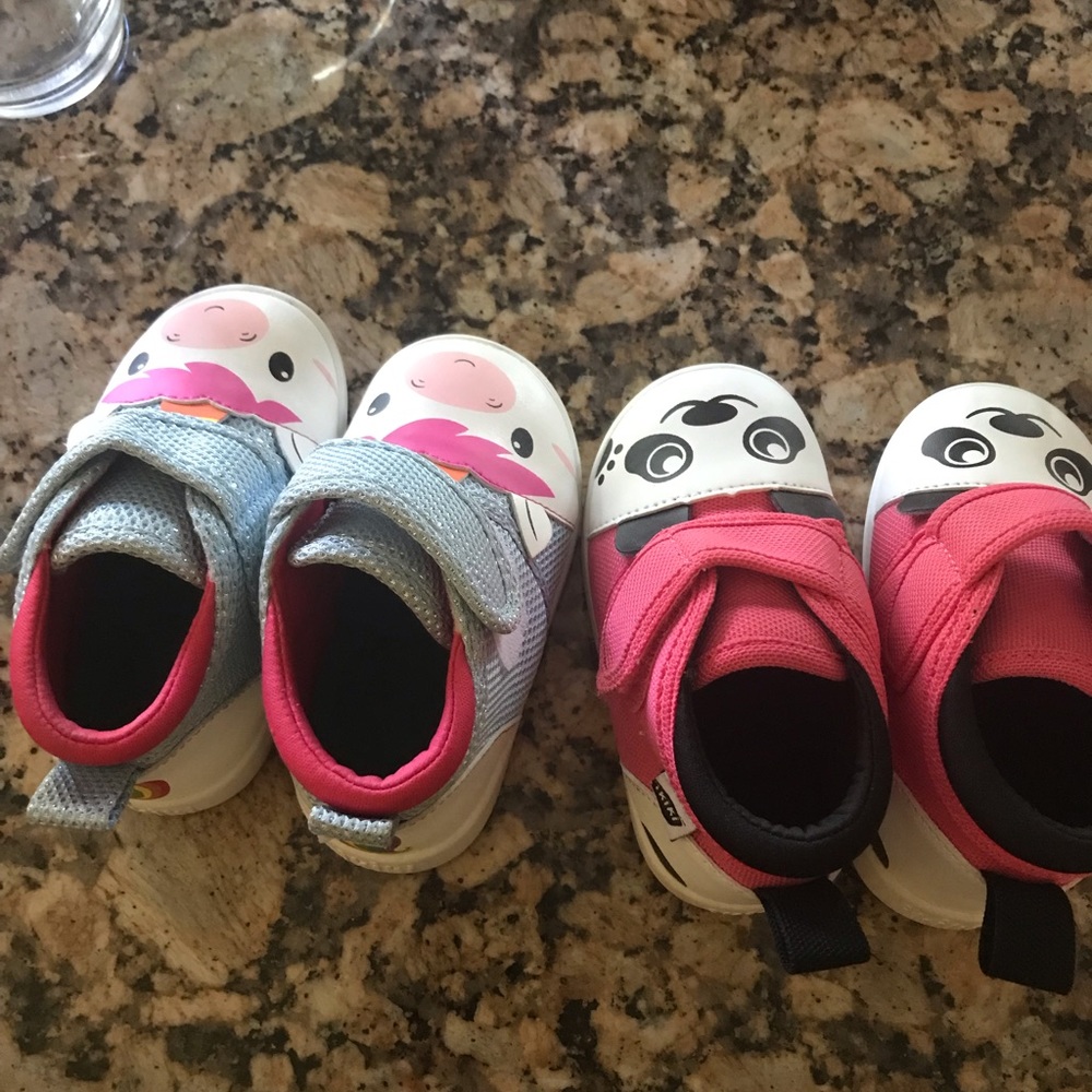 Ikiki toddler size 5 👉👉only pink one left👈👈